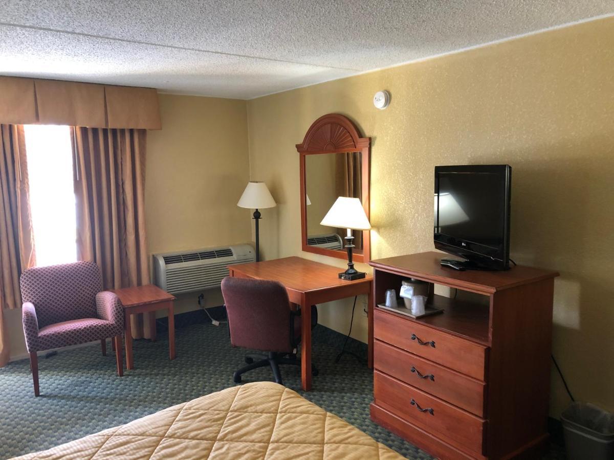 Rodeway Inn Joint Base Andrews Area Camp Springs Eksteriør billede