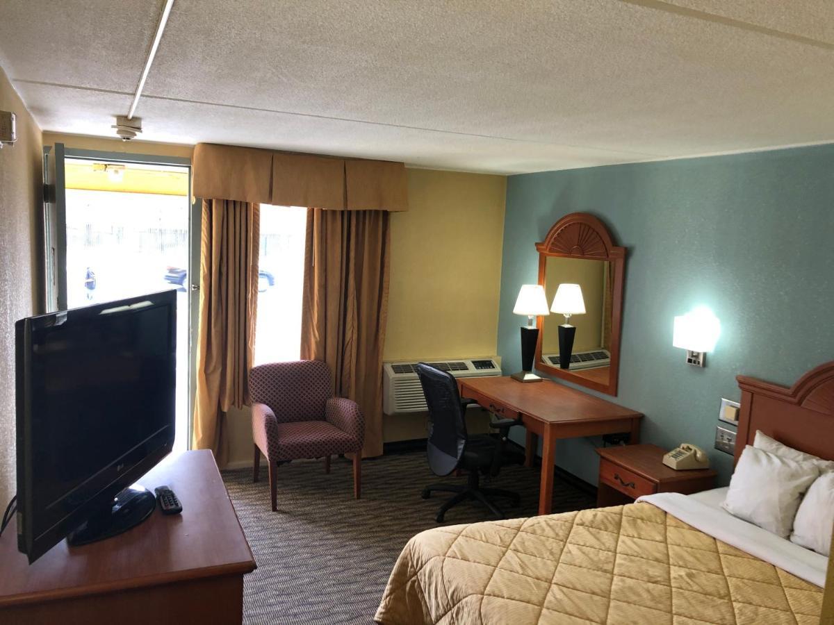Rodeway Inn Joint Base Andrews Area Camp Springs Eksteriør billede