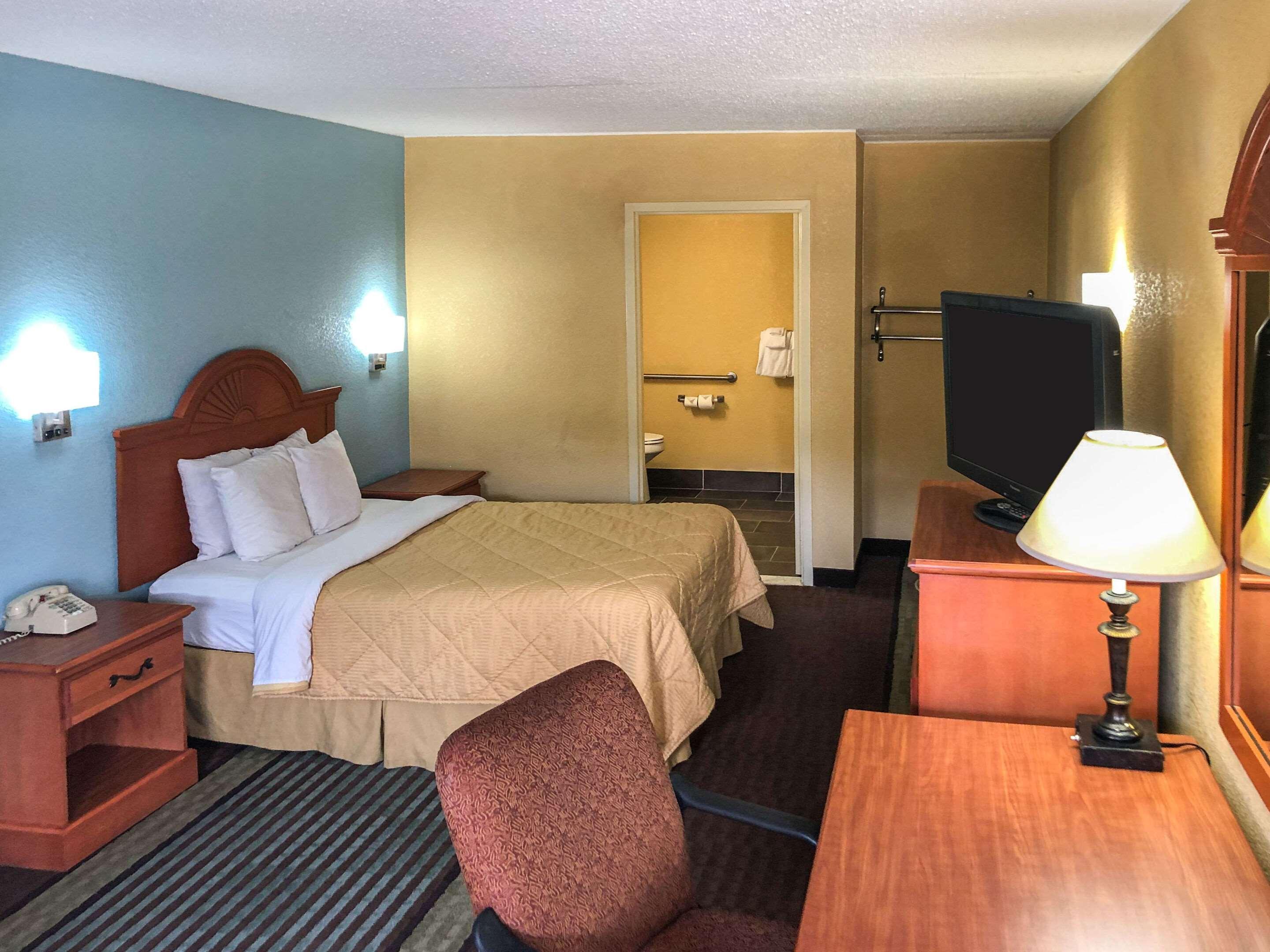 Rodeway Inn Joint Base Andrews Area Camp Springs Eksteriør billede