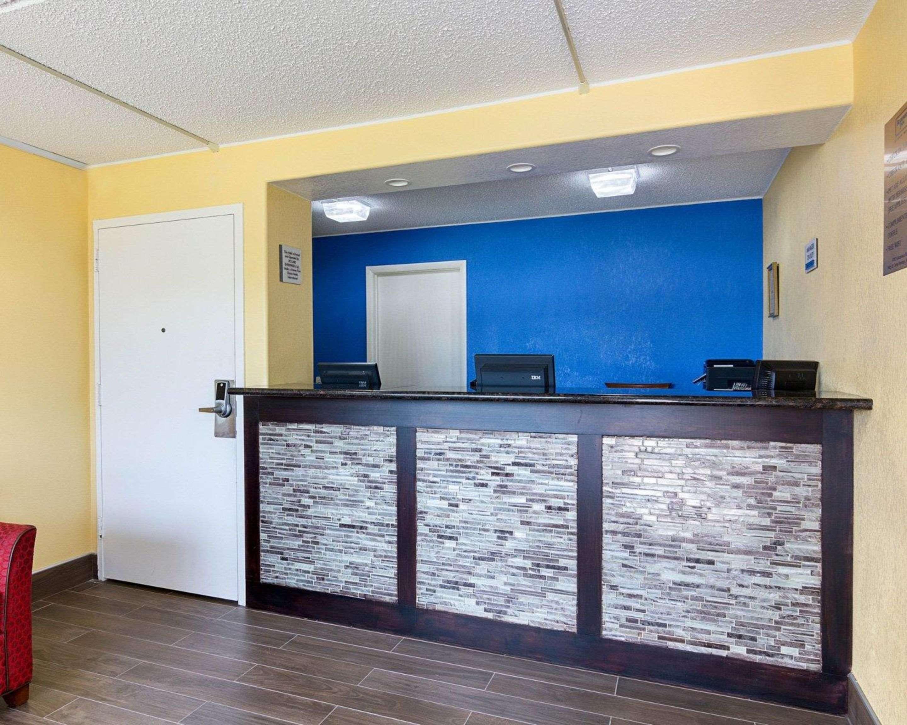 Rodeway Inn Joint Base Andrews Area Camp Springs Eksteriør billede