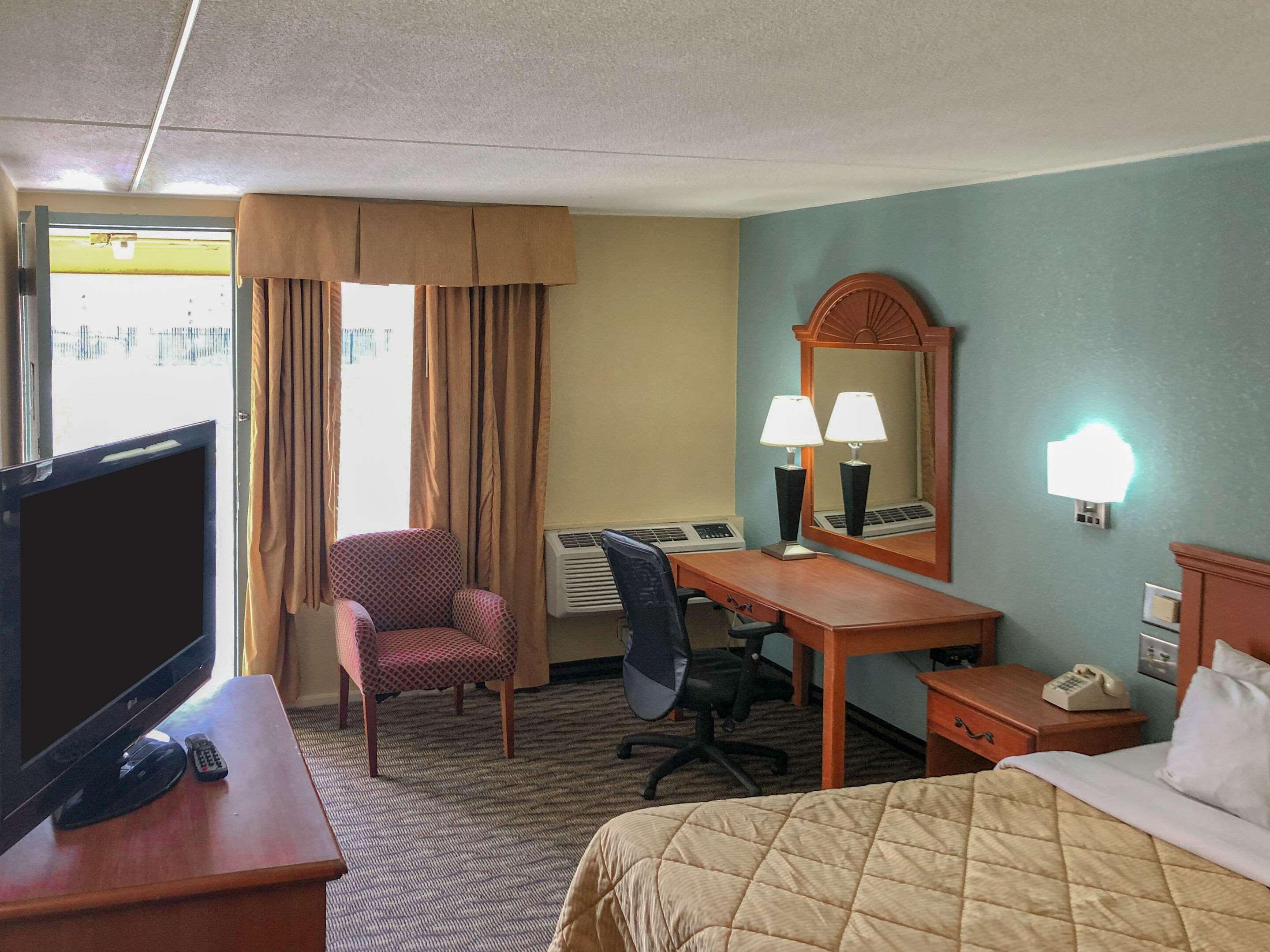 Rodeway Inn Joint Base Andrews Area Camp Springs Eksteriør billede