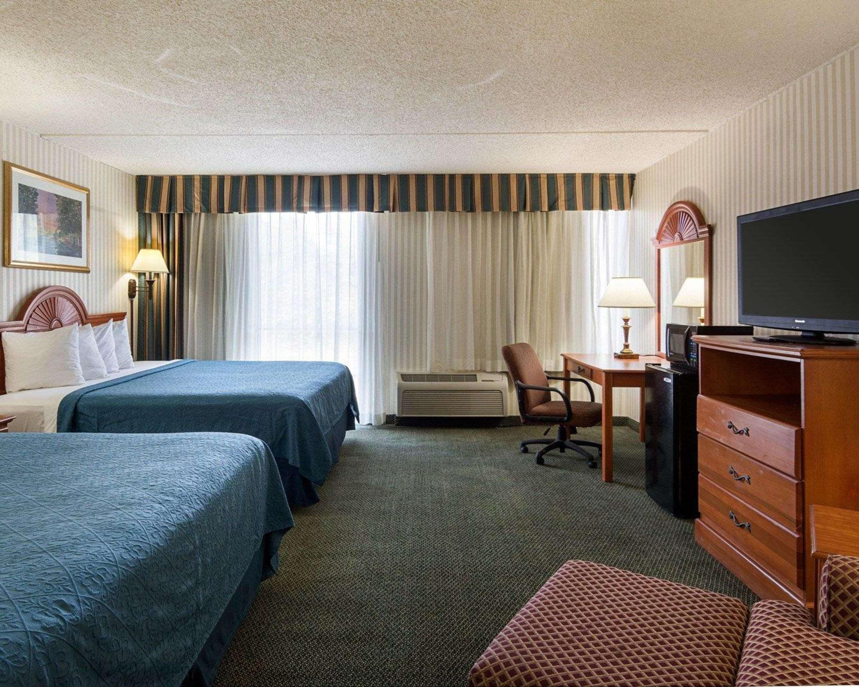 Rodeway Inn Joint Base Andrews Area Camp Springs Eksteriør billede