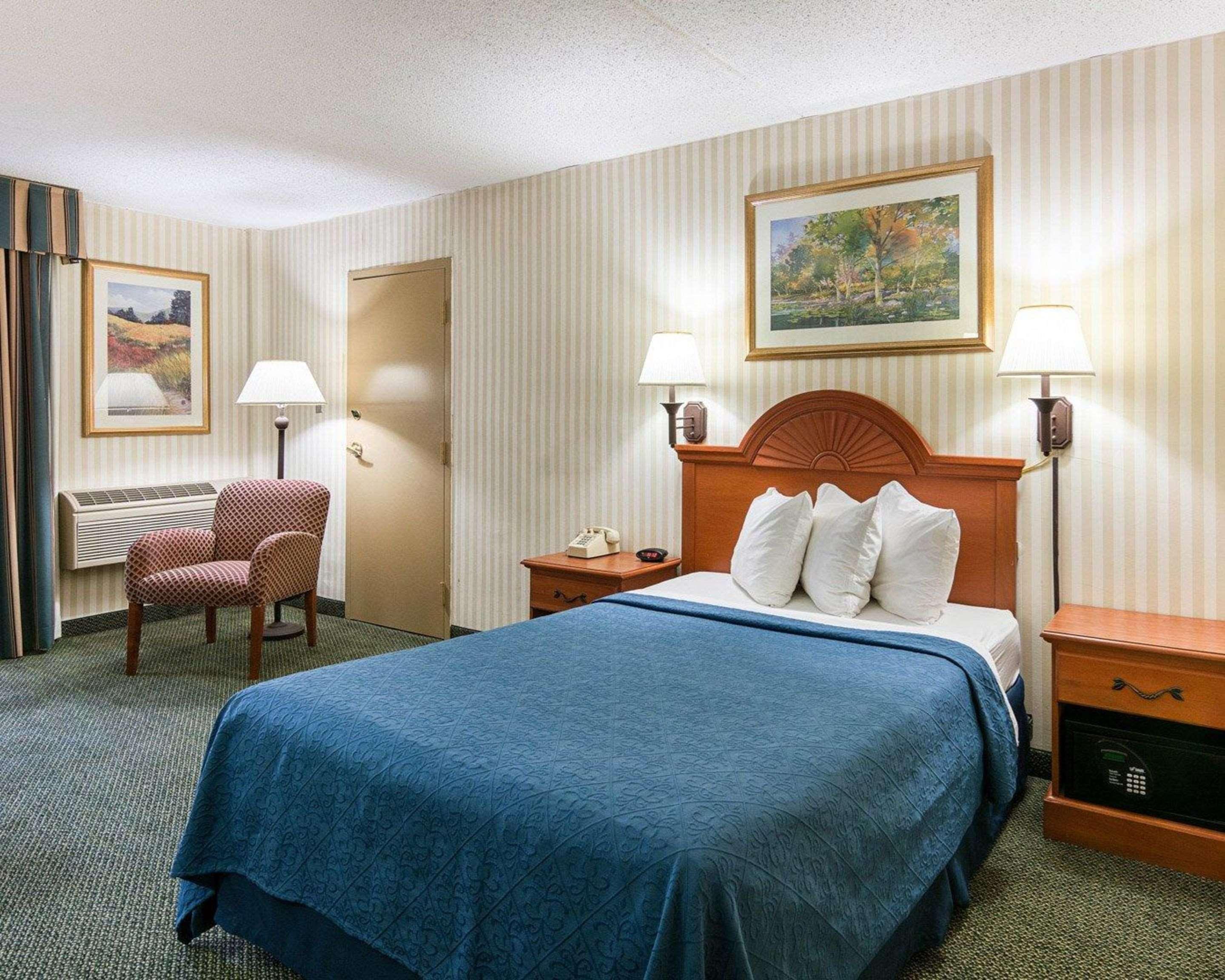 Rodeway Inn Joint Base Andrews Area Camp Springs Eksteriør billede