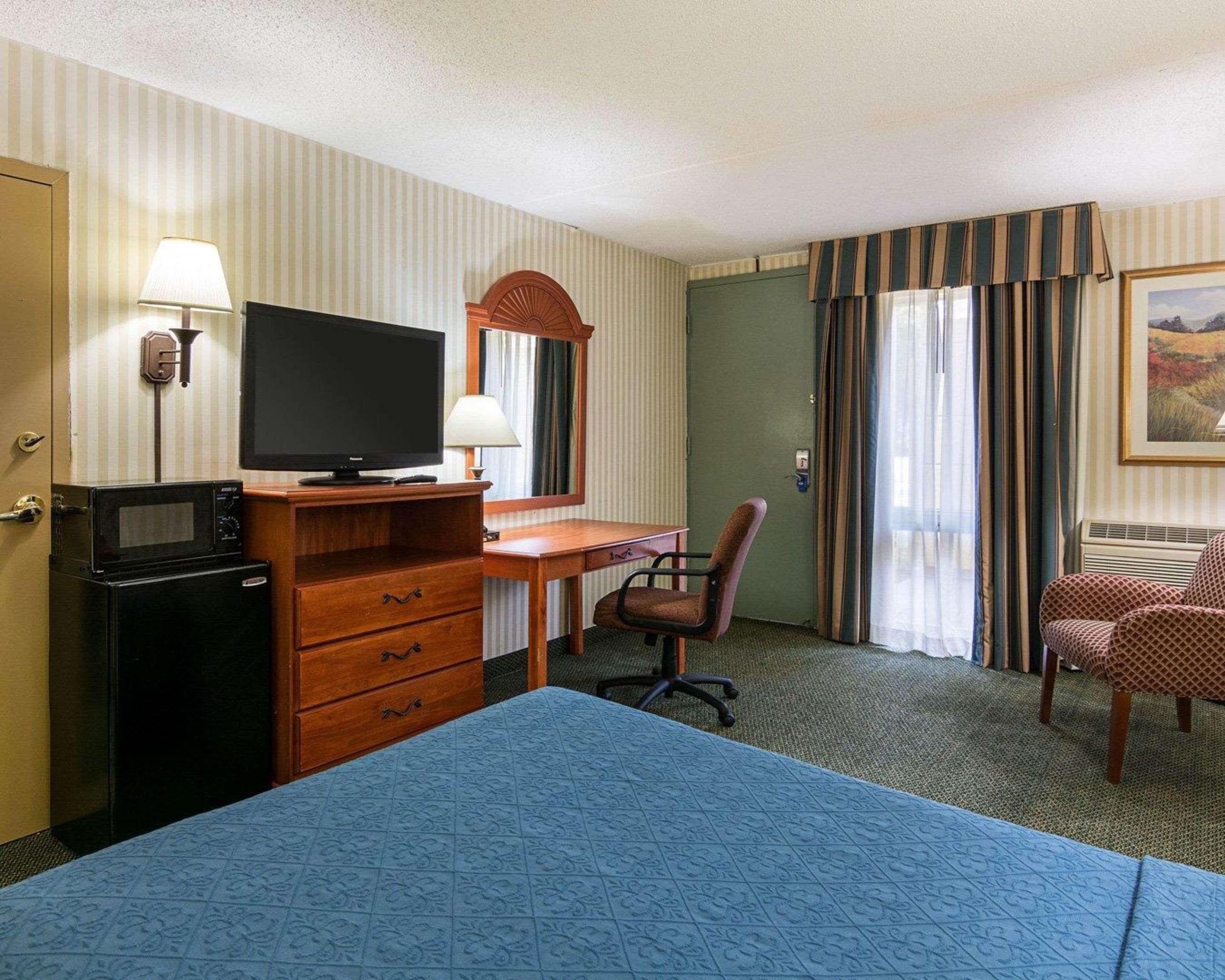 Rodeway Inn Joint Base Andrews Area Camp Springs Eksteriør billede