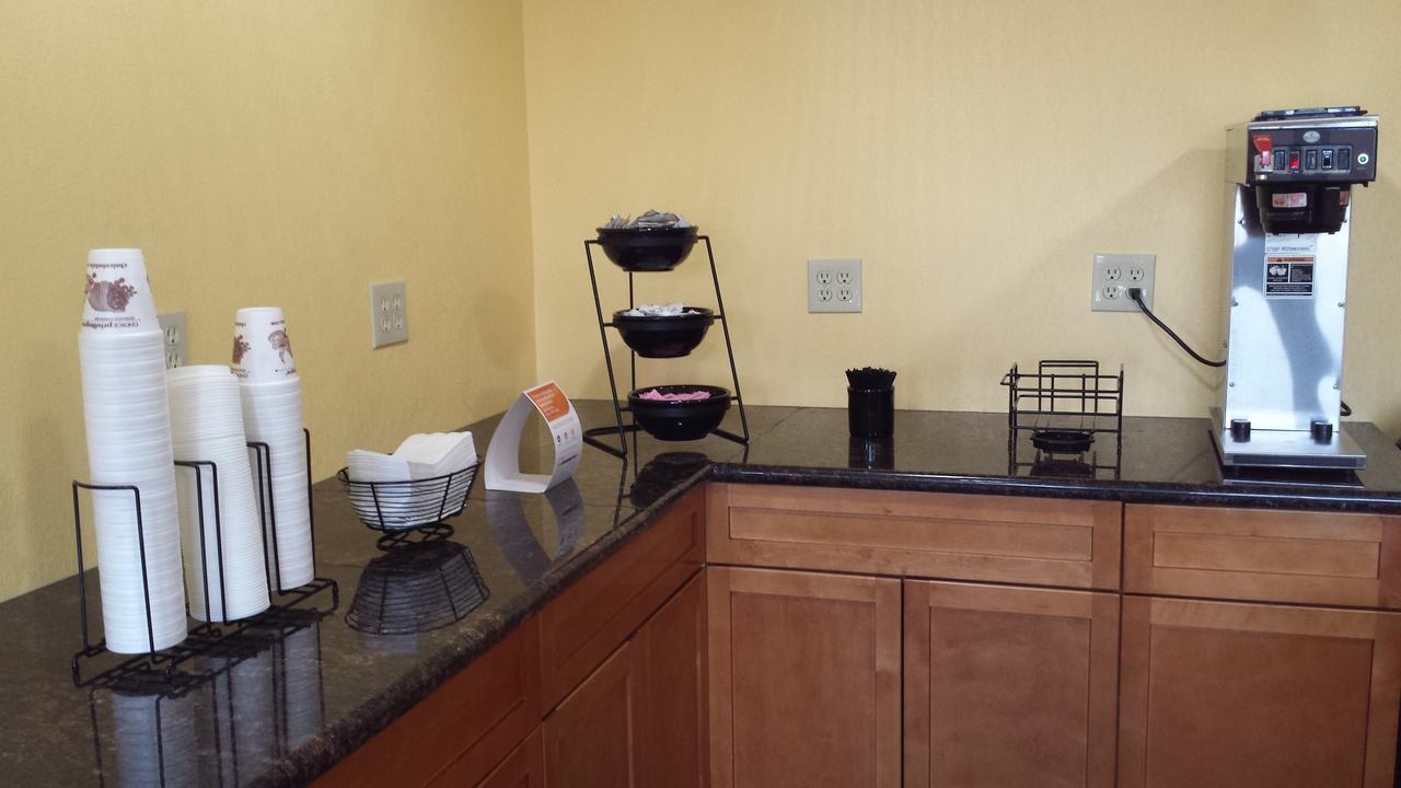 Rodeway Inn Joint Base Andrews Area Camp Springs Eksteriør billede