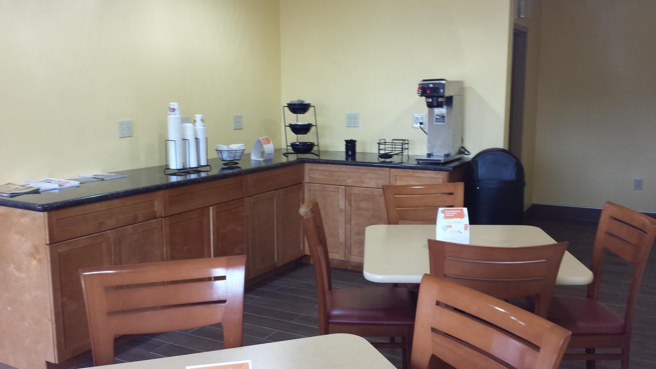 Rodeway Inn Joint Base Andrews Area Camp Springs Eksteriør billede